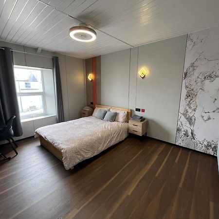 Welsh Holiday Accommodation - Modern Living Pembroke Dock Eksteriør billede
